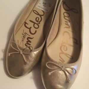 NWT Sam Edelman gold flats